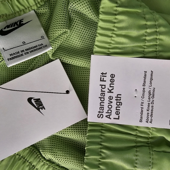 Nike Sport Essentials lined woven shorts in green - Picture 11 of 16